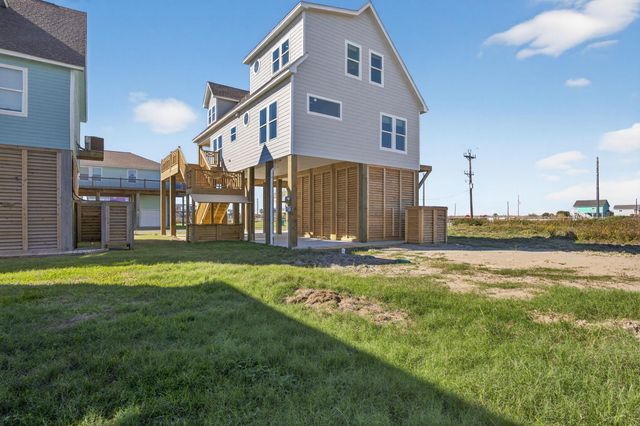 990 Peachtree, Gilchrist, TX 77617