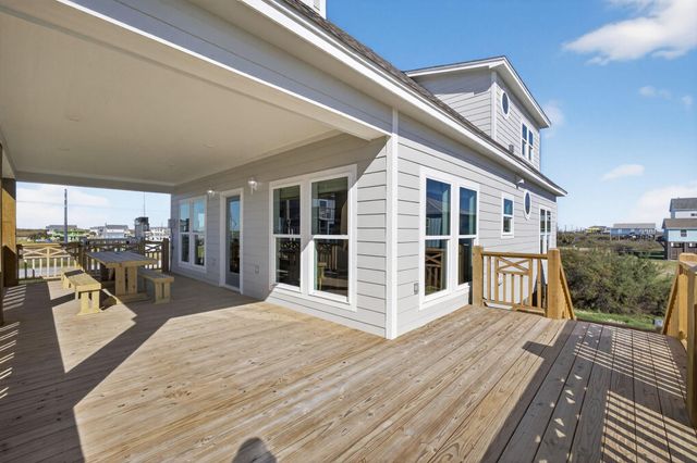 990 Peachtree, Gilchrist, TX 77617