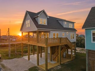 990 Peachtree, Gilchrist, TX 77617