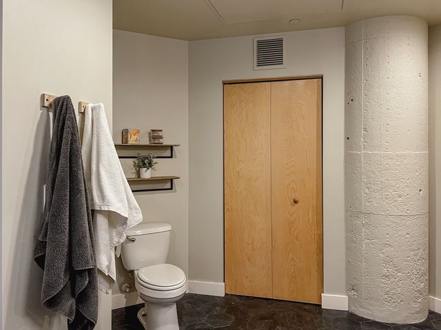 1901 E Hennepin Avenue 104, Minneapolis, MN 55413