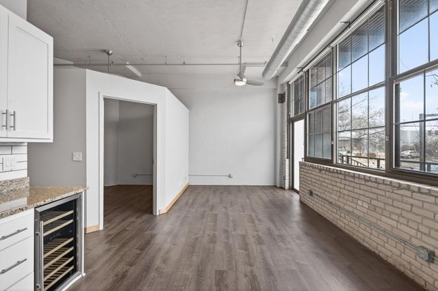 1901 E Hennepin Avenue 104, Minneapolis, MN 55413
