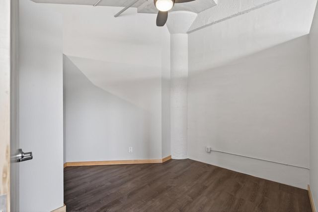 1901 E Hennepin Avenue 104, Minneapolis, MN 55413