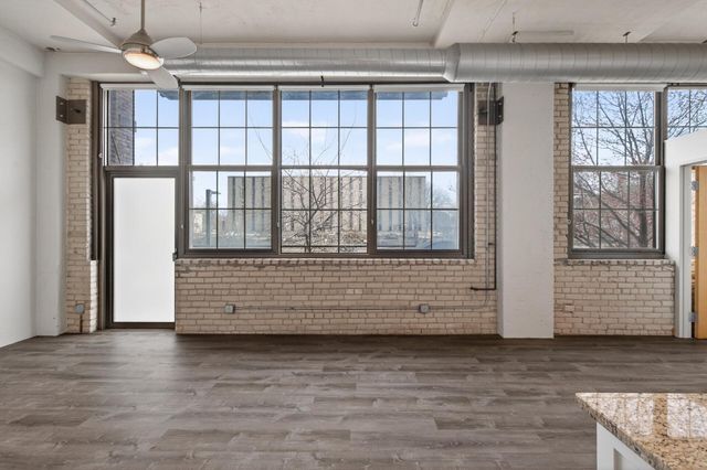 1901 E Hennepin Avenue 104, Minneapolis, MN 55413