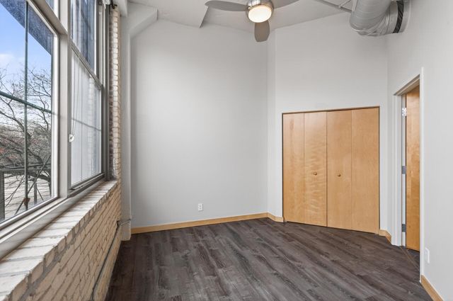 1901 E Hennepin Avenue 104, Minneapolis, MN 55413