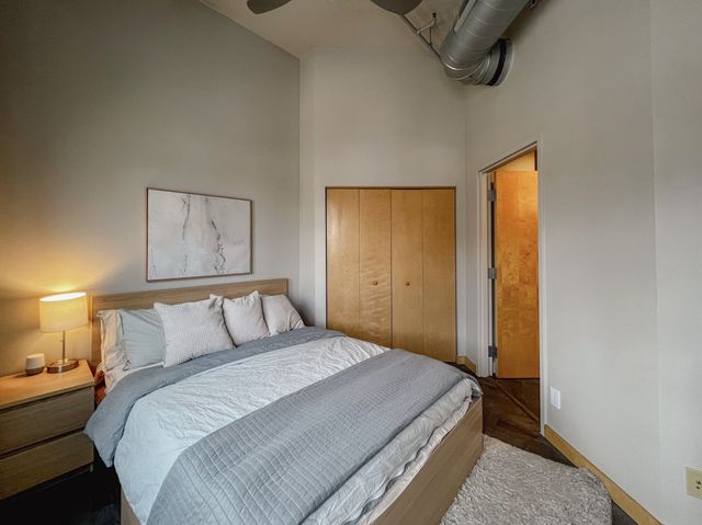 1901 E Hennepin Avenue 104, Minneapolis, MN 55413