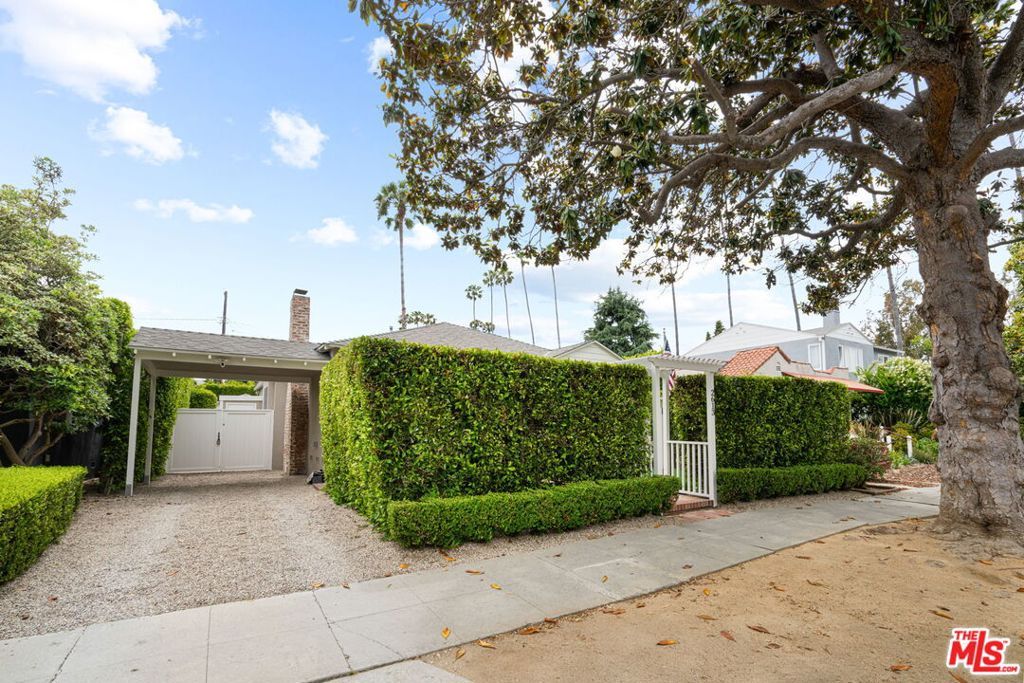 Image 1 of property listing at 2613 Military Avenue, Los Angeles, CA 90064