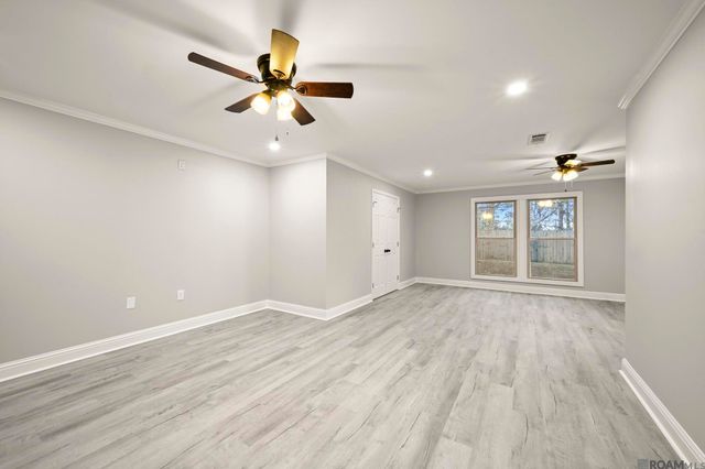 1055 Alameda Dr, Baton Rouge, LA 70815