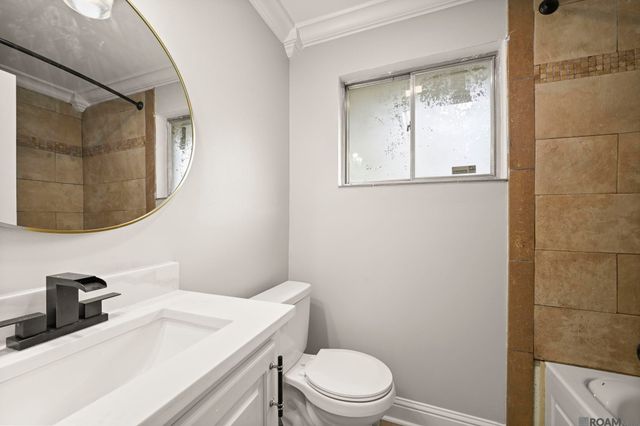 1055 Alameda Dr, Baton Rouge, LA 70815