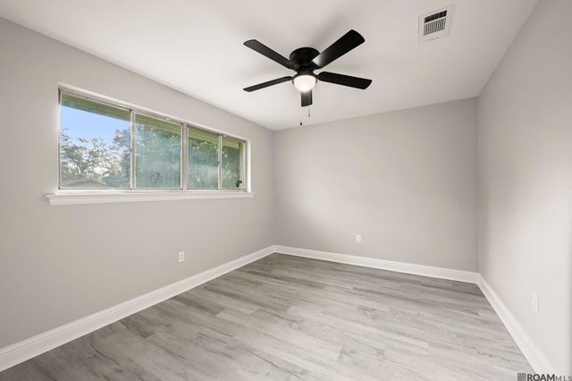 1055 Alameda Dr, Baton Rouge, LA 70815