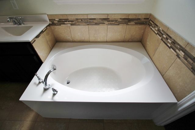 1205 Crest Ridge Drive, Glenn Heights, TX 75154