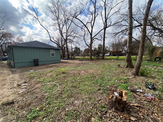 2807 Silkwood Street, Dallas, TX 75215