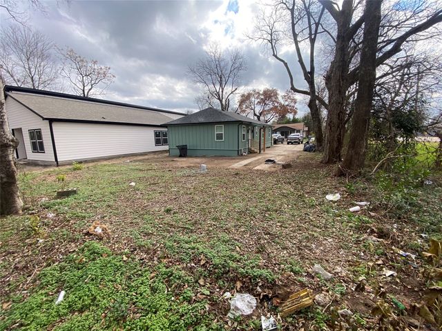 2807 Silkwood Street, Dallas, TX 75215