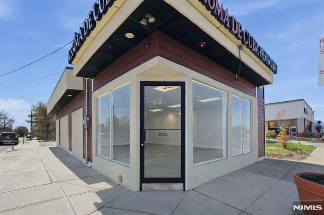 27-16 Broadway, Fair Lawn, NJ 07410