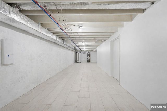 27-16 Broadway, Fair Lawn, NJ 07410