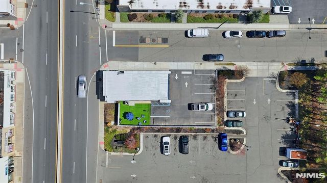 27-16 Broadway, Fair Lawn, NJ 07410