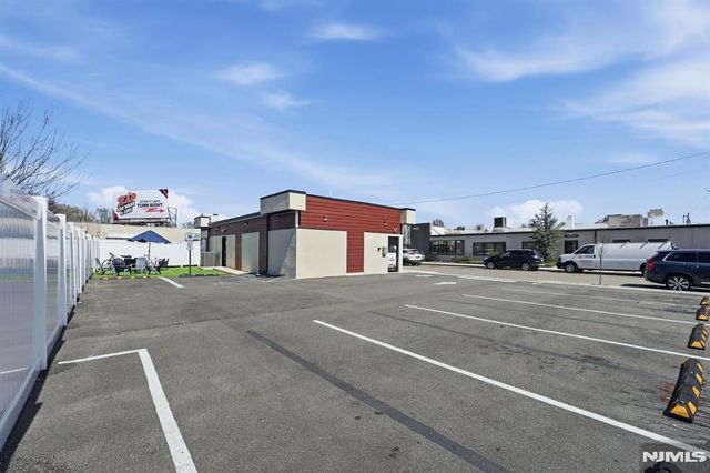 27-16 Broadway, Fair Lawn, NJ 07410