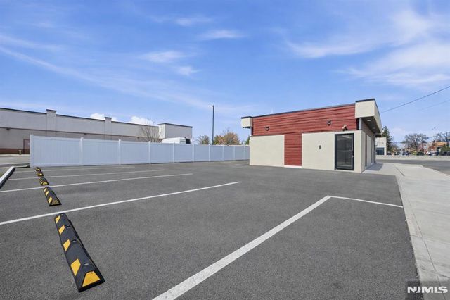 27-16 Broadway, Fair Lawn, NJ 07410