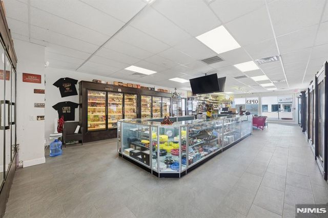 27-16 Broadway, Fair Lawn, NJ 07410