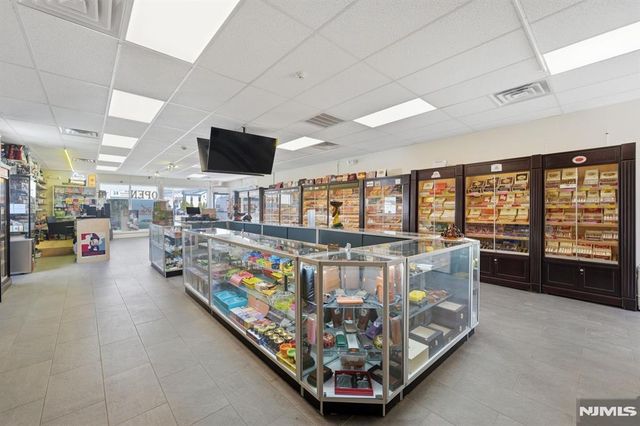 27-16 Broadway, Fair Lawn, NJ 07410