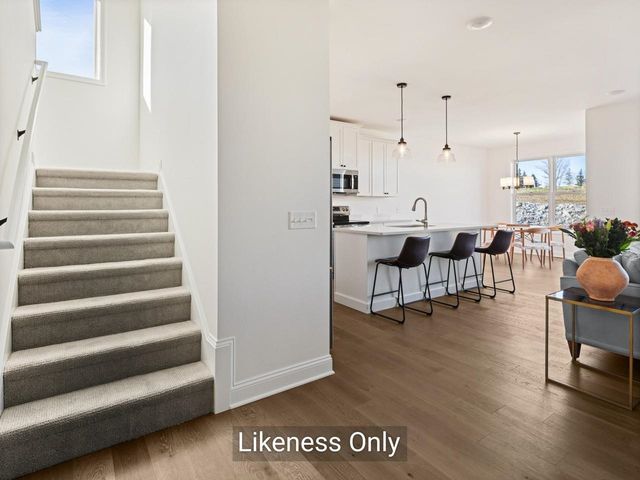121 Mabel Way, South Burlington, VT 05403