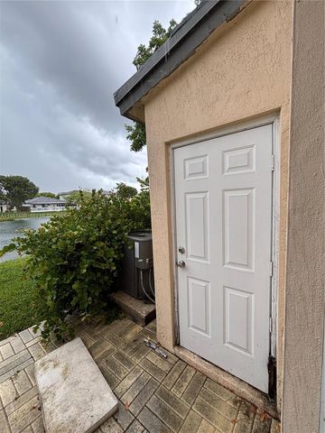 2819 SE 1st Dr 8, Homestead, FL 33033