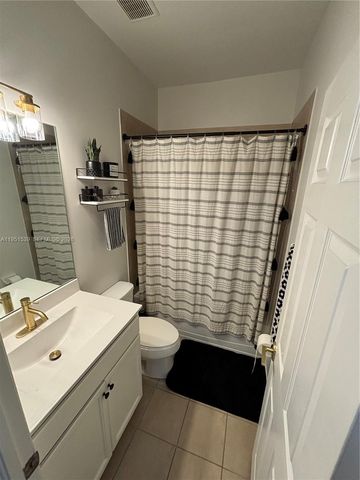 2819 SE 1st Dr 8, Homestead, FL 33033