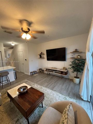 2819 SE 1st Dr 8, Homestead, FL 33033