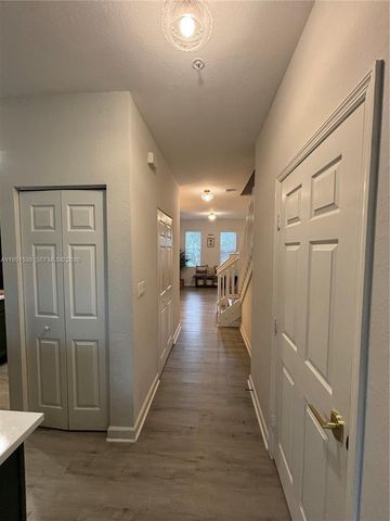 2819 SE 1st Dr 8, Homestead, FL 33033