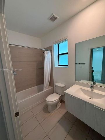 7865 NW 104th Ave 1, Doral, FL 33178