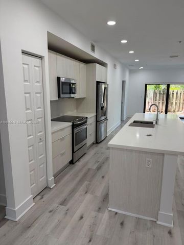 7865 NW 104th Ave 1, Doral, FL 33178