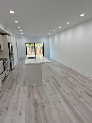 7865 NW 104th Ave 1, Doral, FL 33178