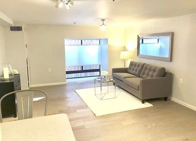 357 Commercial St 8, Boston, MA 02109