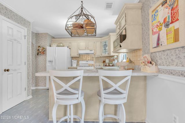 901 Roundtree Drive, Toms River, NJ 08753