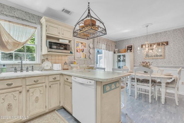 901 Roundtree Drive, Toms River, NJ 08753