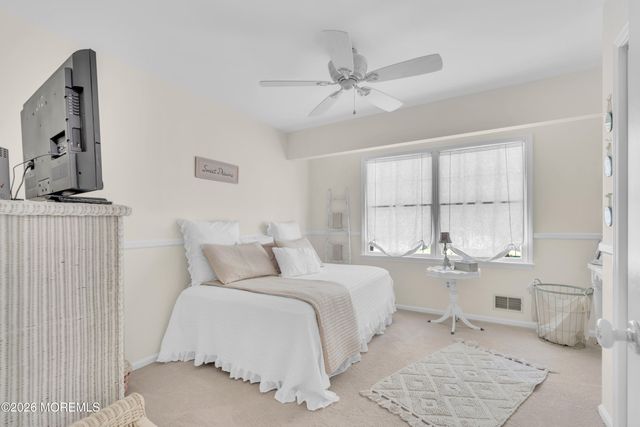 901 Roundtree Drive, Toms River, NJ 08753