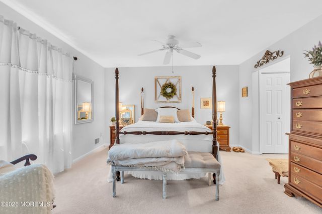 901 Roundtree Drive, Toms River, NJ 08753