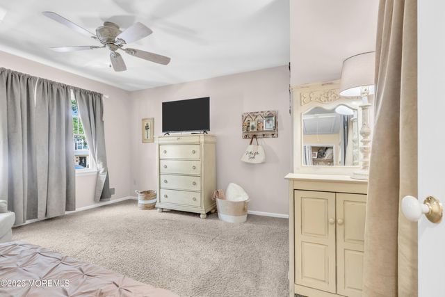 901 Roundtree Drive, Toms River, NJ 08753