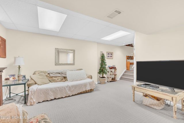 901 Roundtree Drive, Toms River, NJ 08753