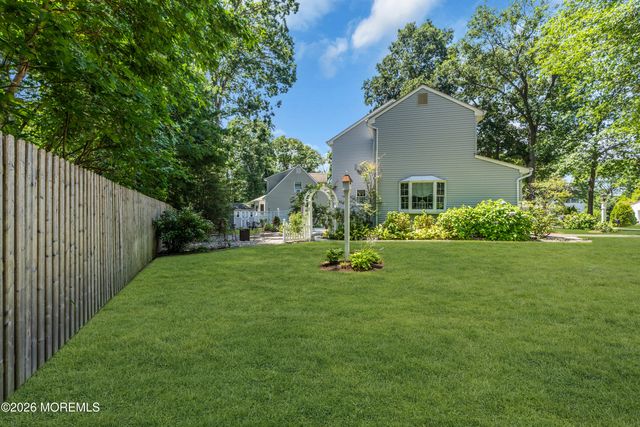 901 Roundtree Drive, Toms River, NJ 08753