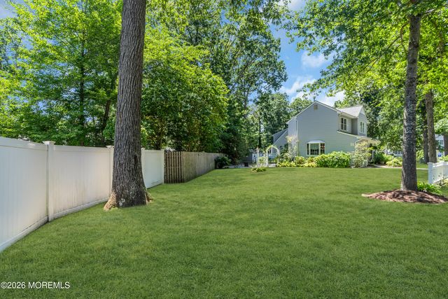 901 Roundtree Drive, Toms River, NJ 08753