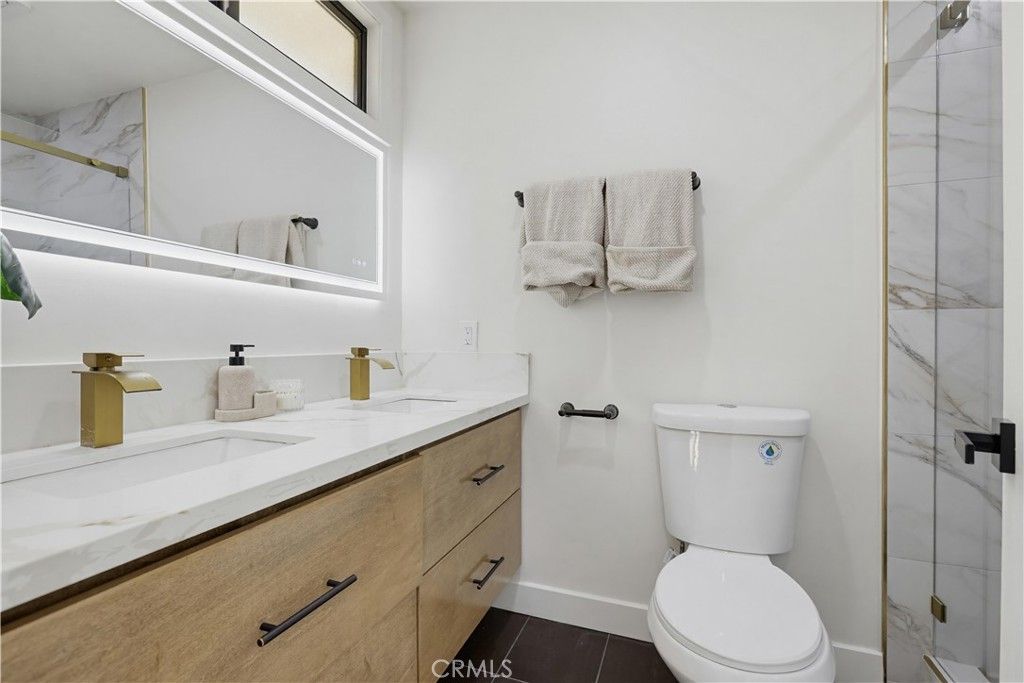 Image 25 of property listing at 155 S Lincoln, Orange, CA 92866
