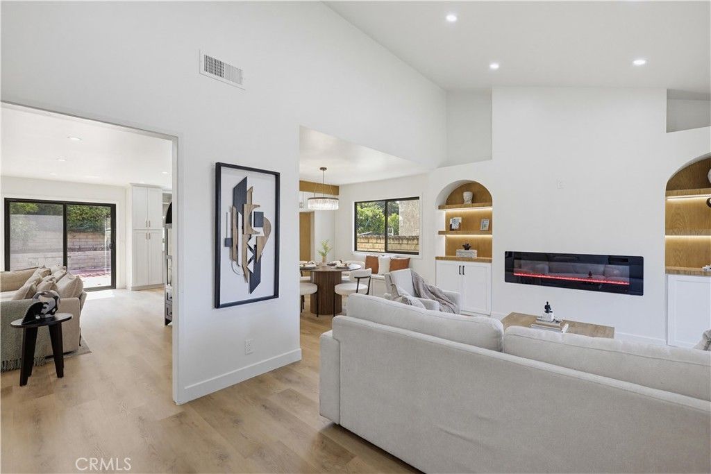 Image 4 of property listing at 155 S Lincoln, Orange, CA 92866