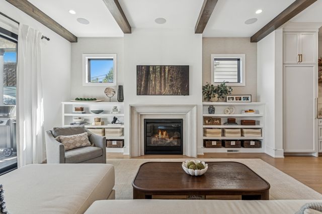 2228 N Southport Avenue, Chicago, IL 60614