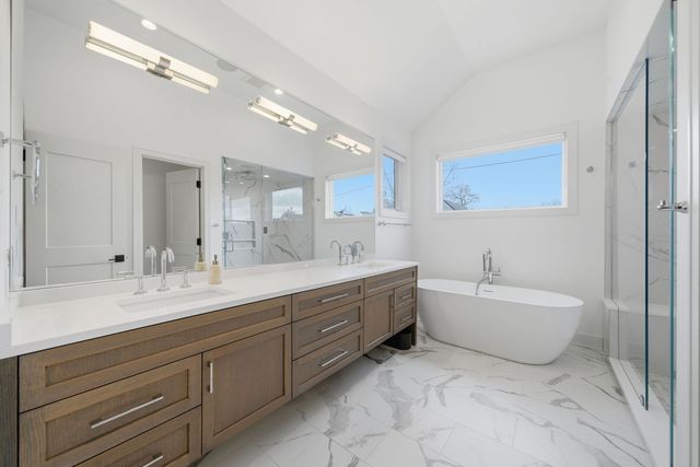 2228 N Southport Avenue, Chicago, IL 60614