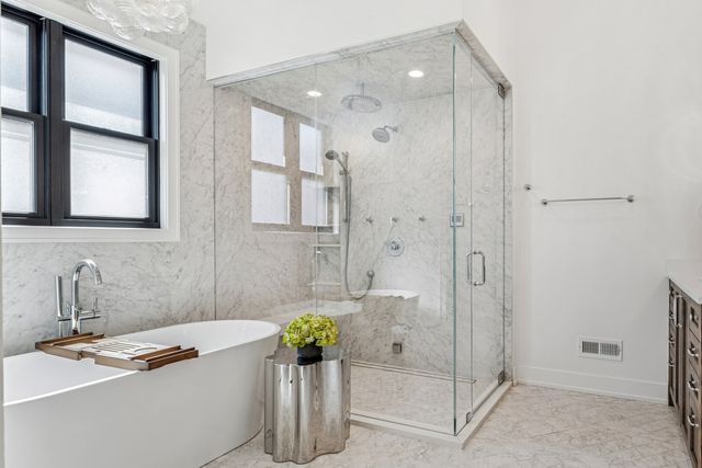 2228 N Southport Avenue, Chicago, IL 60614