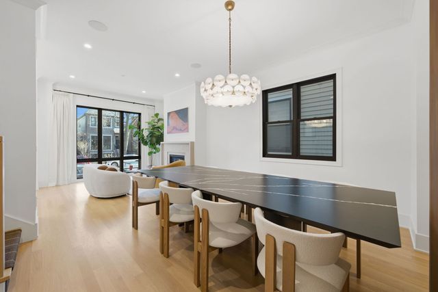 2228 N Southport Avenue, Chicago, IL 60614