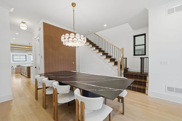 2228 N Southport Avenue, Chicago, IL 60614