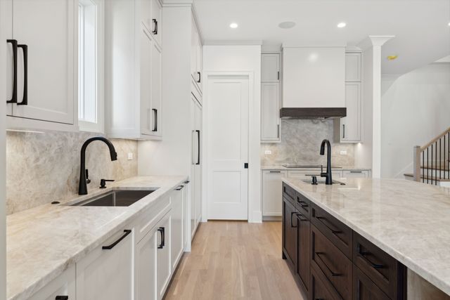 2228 N Southport Avenue, Chicago, IL 60614