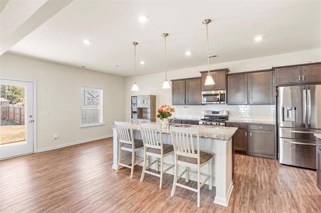 401 Larry Lane, Adairsville, GA 30103