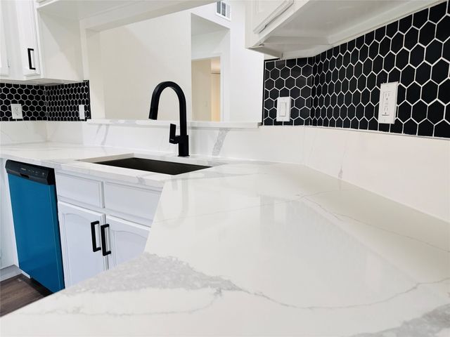 1310 Oak Run Drive, Duncanville, TX 75137